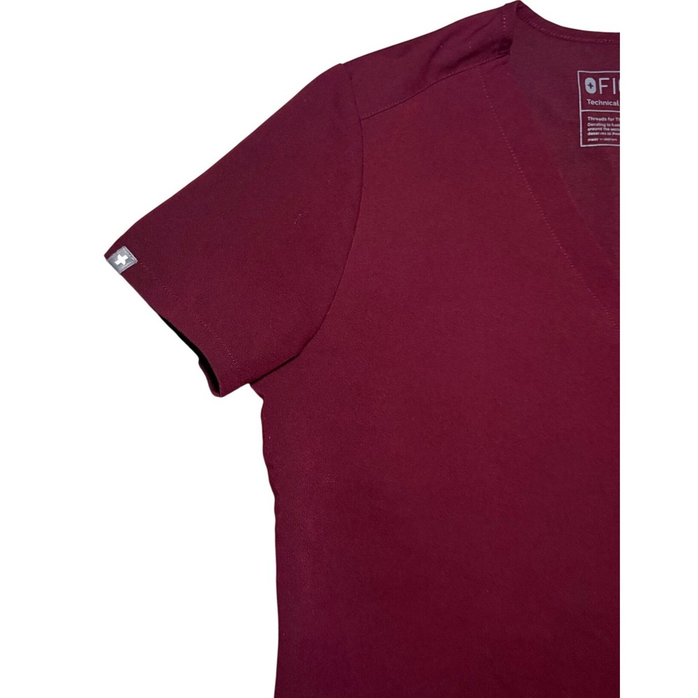 FIGS Catarina Burgundy One-Pocket Scrubs Top Womens Size XS - Picture 3 of 7